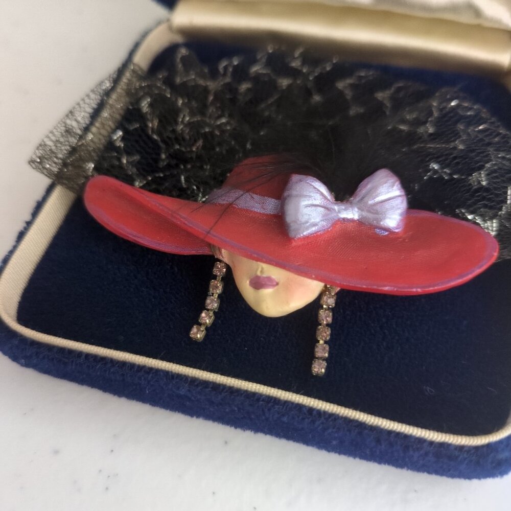 Lady Woman Red Hat Brooch Pin Vintage Arts Crafts Lace Rhinestone Fashion - Picture 3 of 4